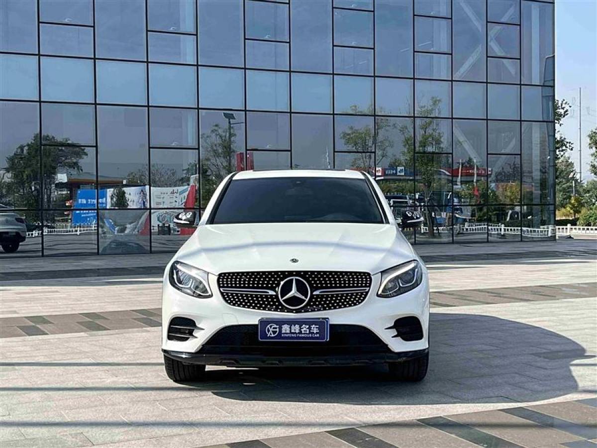 2019年1月奔馳 奔馳GLC  2023款 GLC 300 4MATIC 轎跑SUV