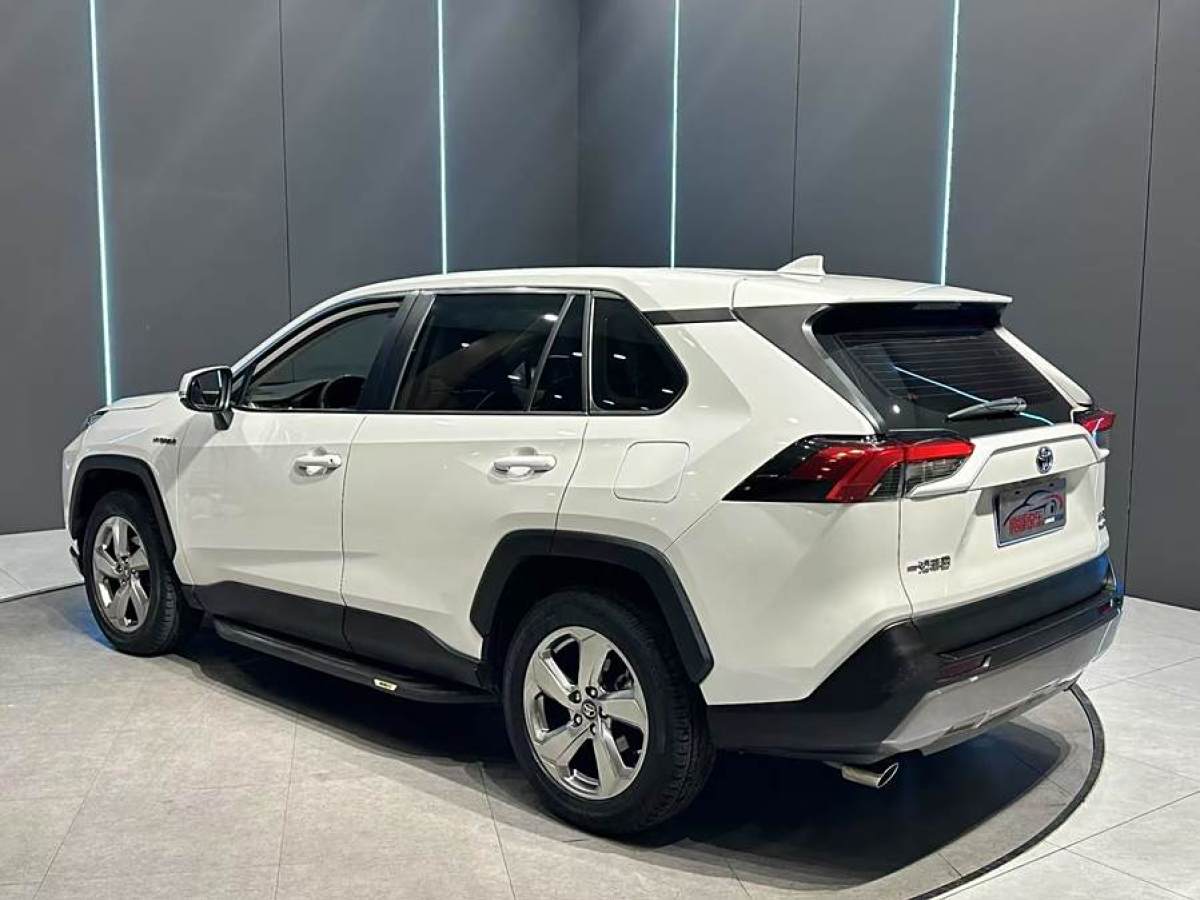 豐田 RAV4榮放  2023款 雙擎 2.5L E-CVT兩驅(qū)精英版圖片