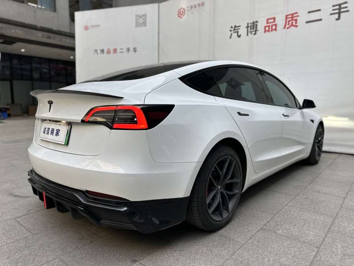 特斯拉 Model 3  2021款 改款 標(biāo)準(zhǔn)續(xù)航后驅(qū)升級(jí)版圖片