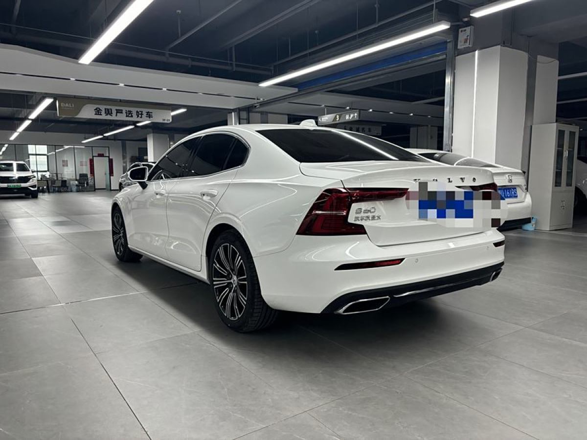 沃爾沃 S60L  2022款 B4 智遠(yuǎn)豪華版圖片