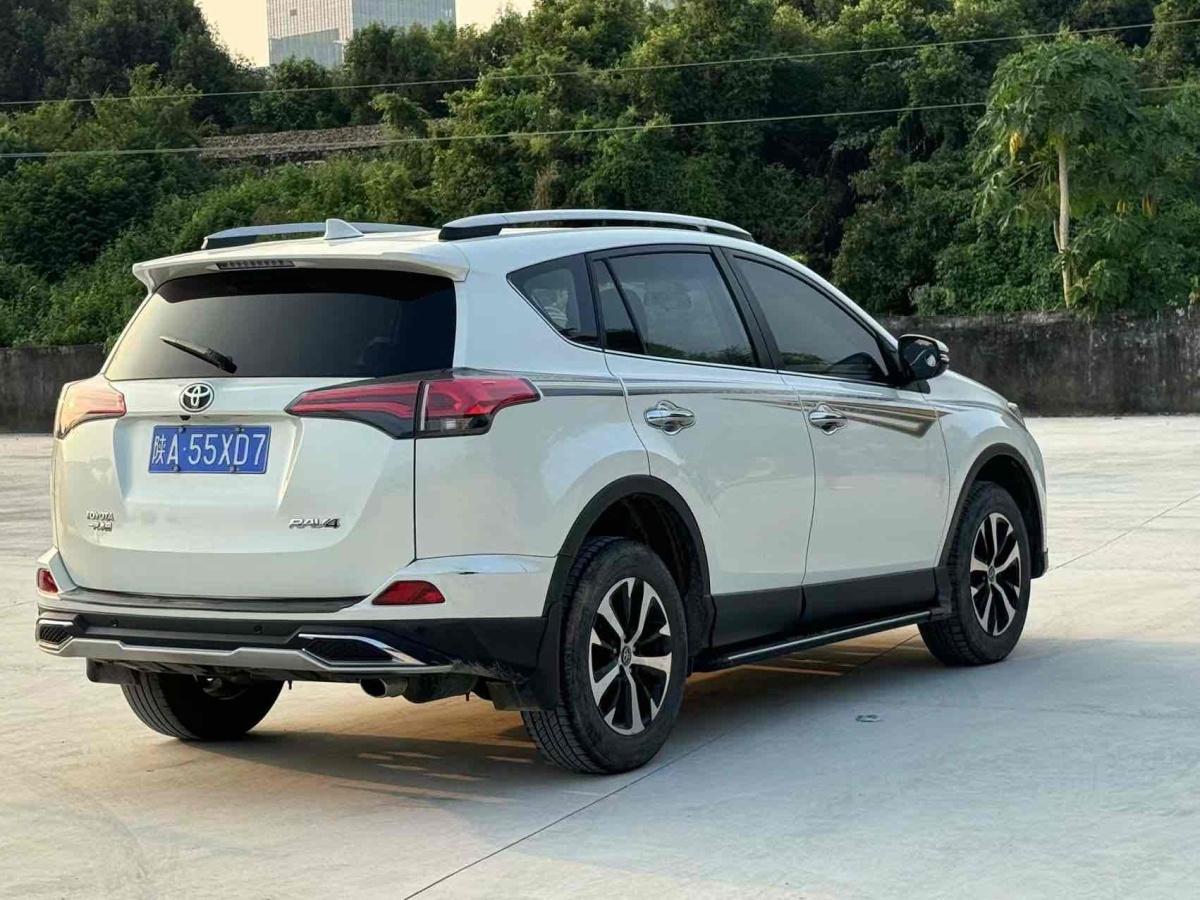 2017年9月豐田 RAV4  2016款 榮放 2.0L CVT兩驅(qū)風(fēng)尚版