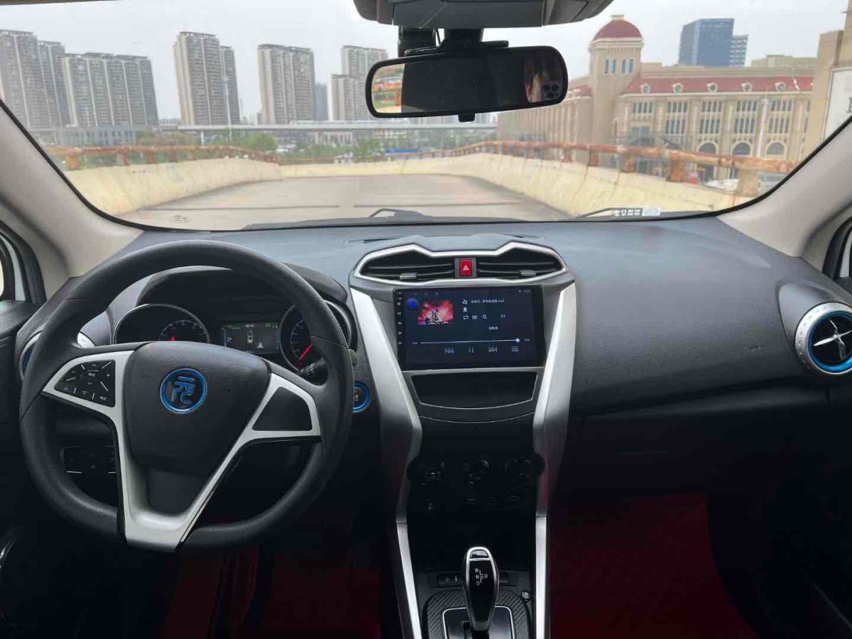 比亞迪 元新能源  2018款 EV360 智聯(lián)悅酷型圖片