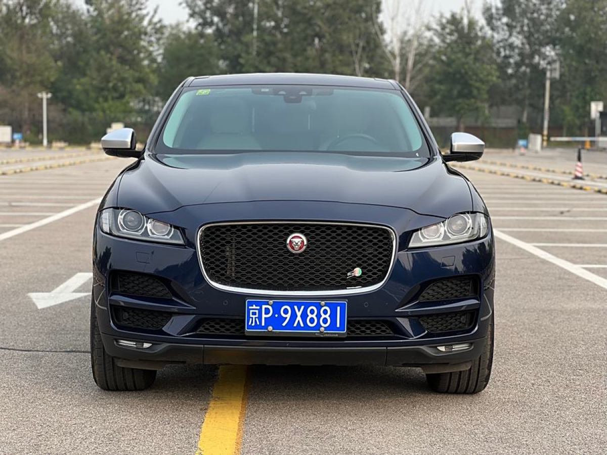 2016年11月捷豹 F-PACE  2016款 2.0T 兩驅(qū)都市尊享版