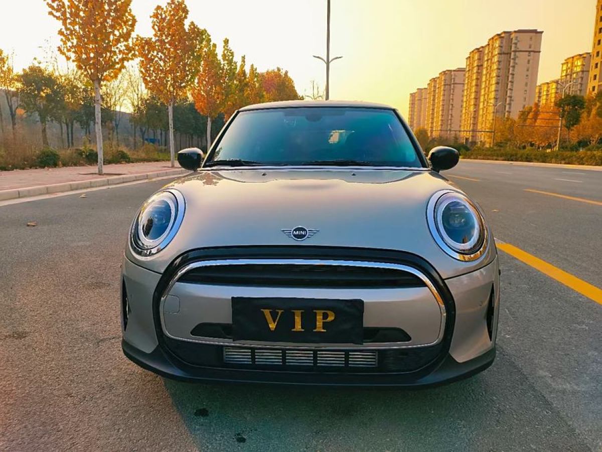 MINI MINI  2023款 改款 1.5T COOPER 藝術(shù)家圖片