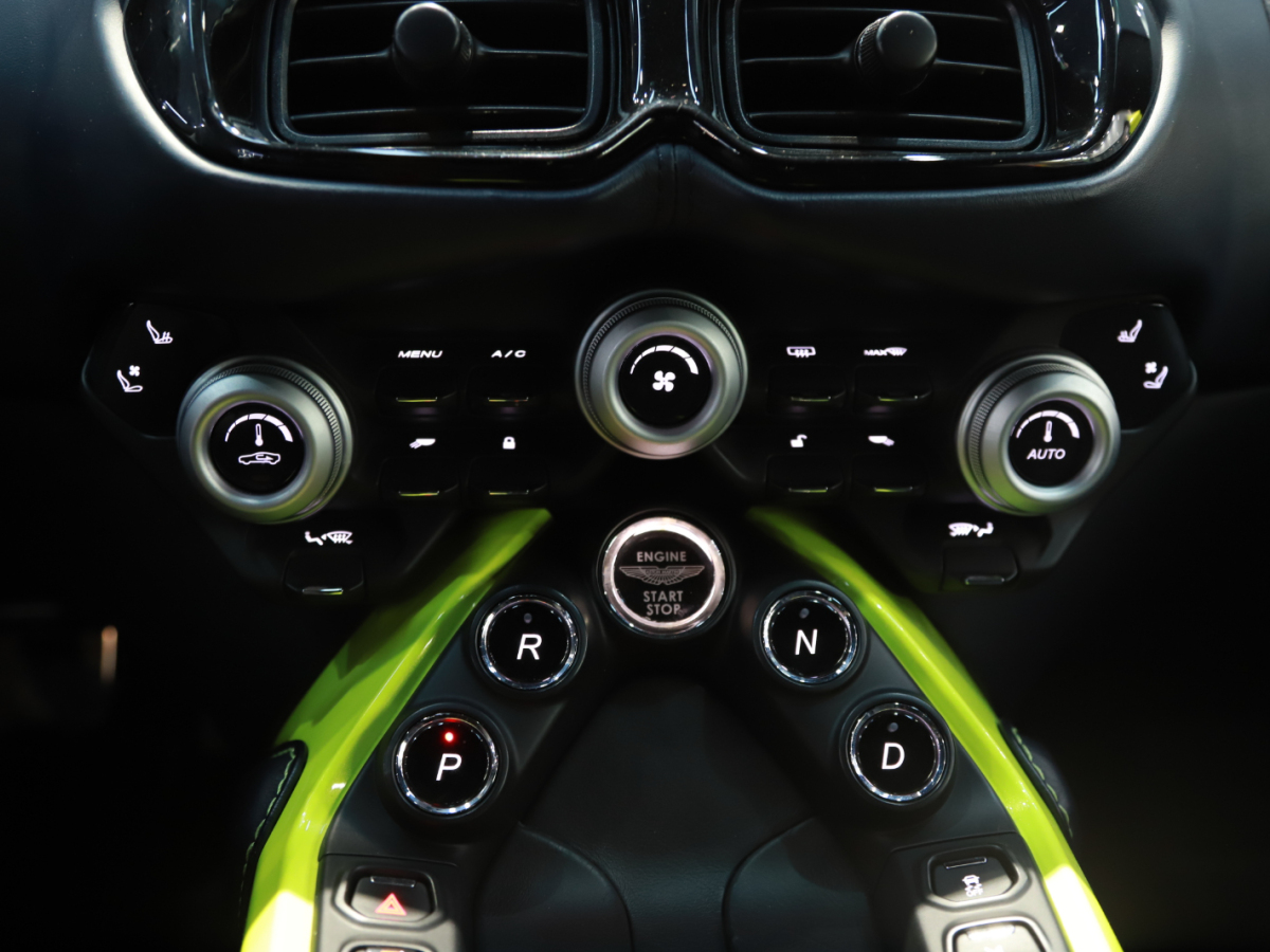 2021年1月阿斯顿·马丁 V8 Vantage  2020款 4.0T V8 Coupe