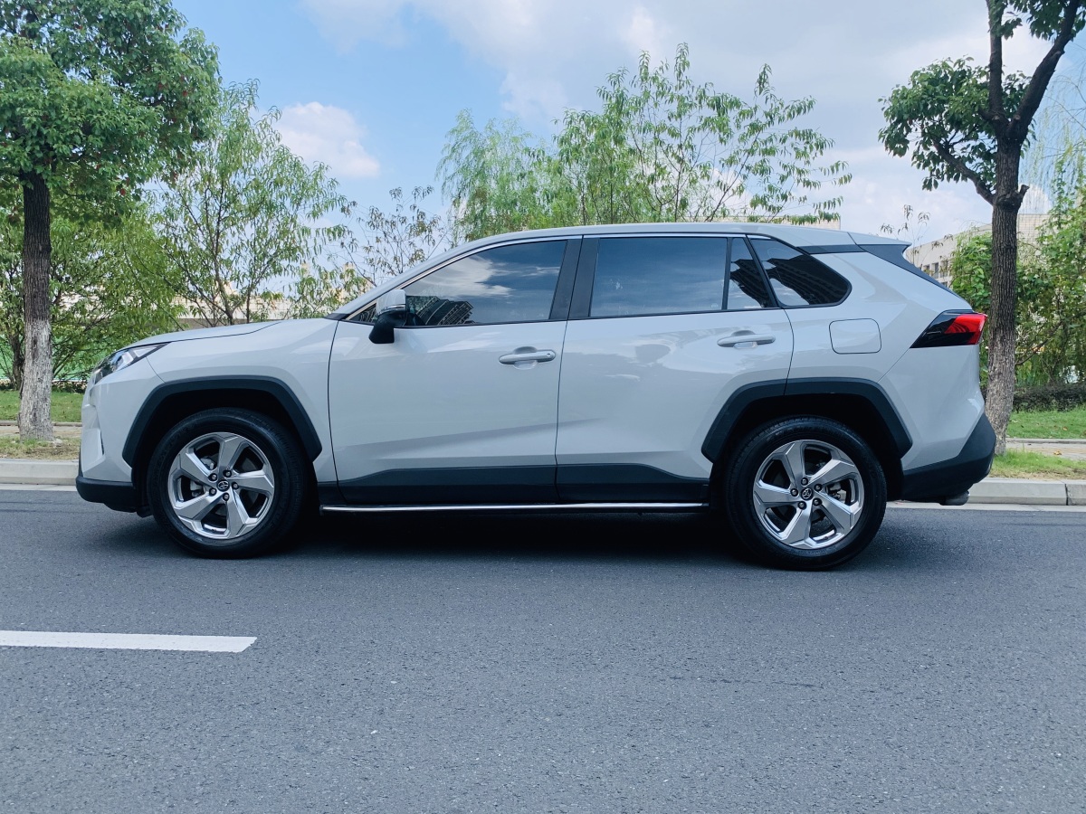 豐田 rav4榮放 2020款 2.0l cvt兩驅風尚版圖片