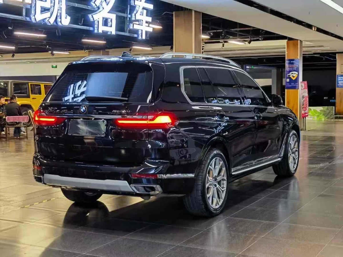 寶馬 寶馬X7  2019款  xDrive40i 領(lǐng)先型豪華套裝圖片