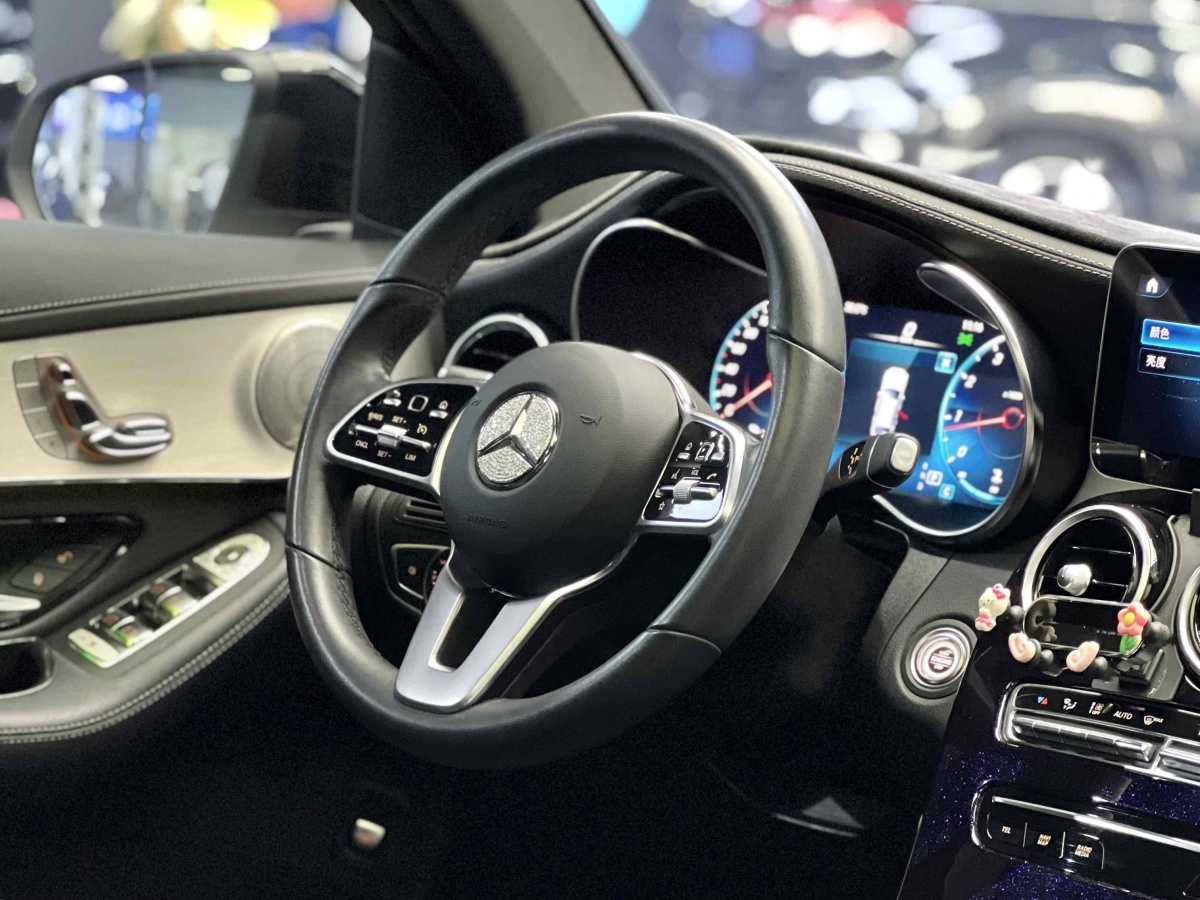 2021年1月奔驰 奔驰GLC  2021款 GLC 260 4MATIC 轿跑SUV