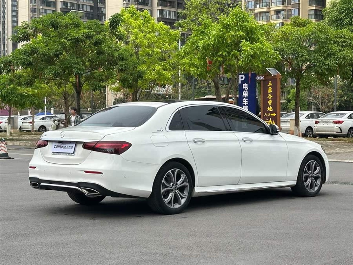 奔馳 奔馳E級(jí)  2021款 改款 E 300 L 運(yùn)動(dòng)豪華型圖片