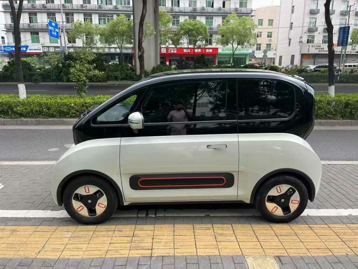 寶駿 五菱榮光S  2022款 1.2L標(biāo)準(zhǔn)型助力版5座LSI圖片