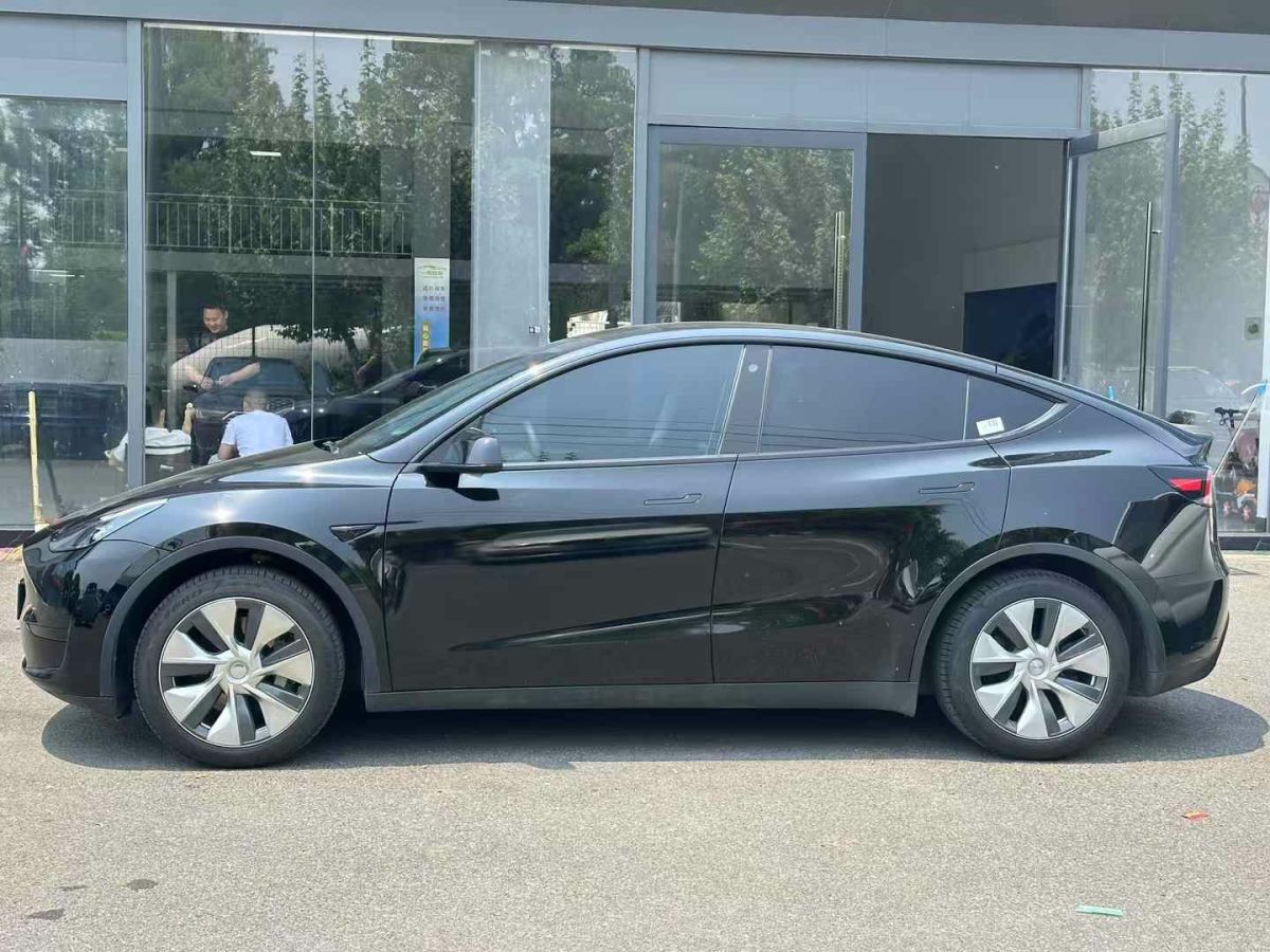 特斯拉 Model S  2023款 三電機(jī)全輪驅(qū)動(dòng) Plaid版圖片