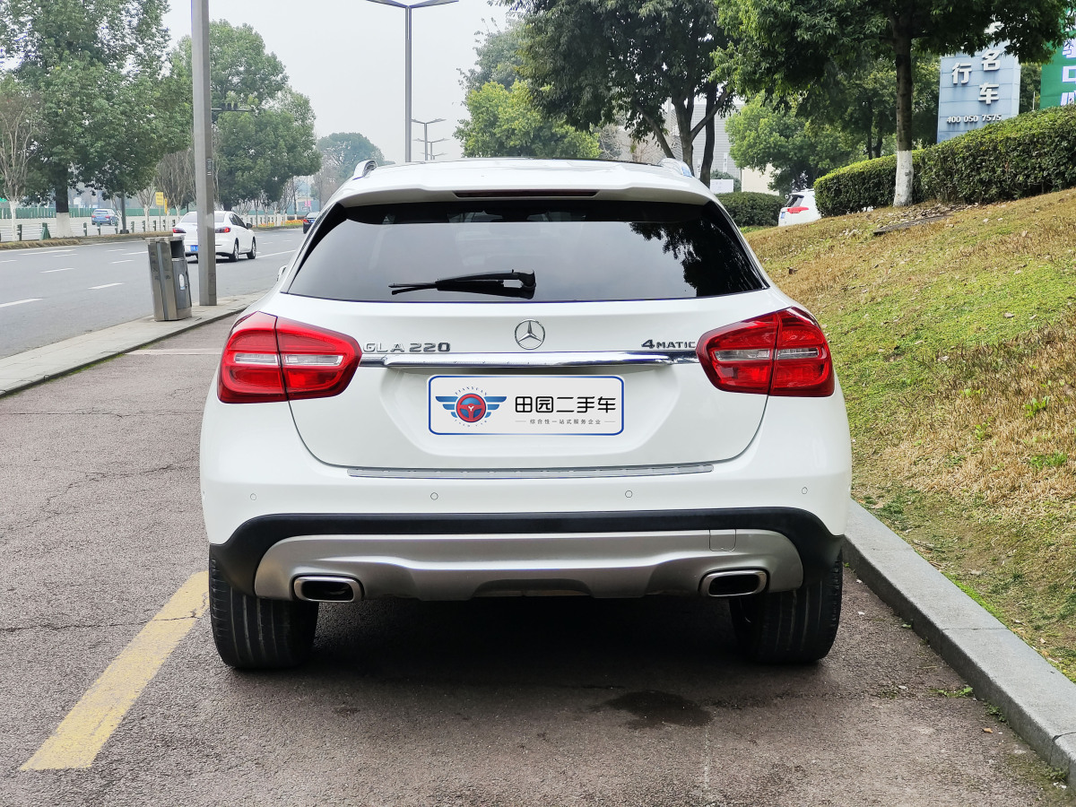 奔馳 奔馳GLA  2016款 GLA 220 4MATIC 時(shí)尚型圖片