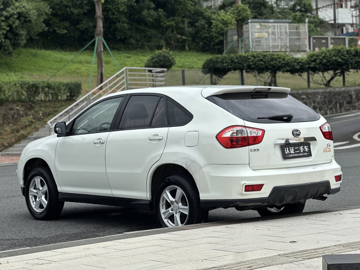 比亞迪 S6  2014款 2.0L 手動(dòng)豪華型 5座圖片