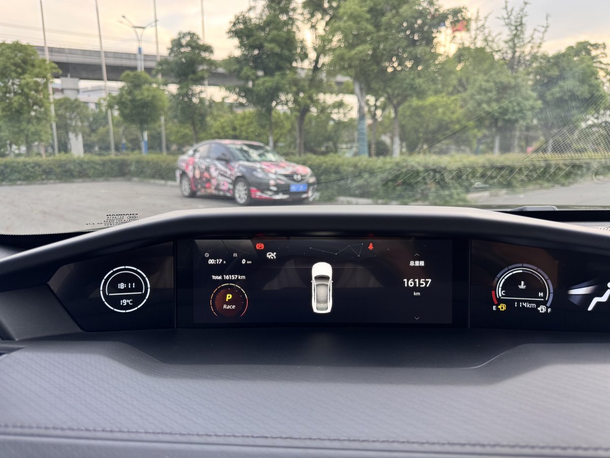 長(zhǎng)安 長(zhǎng)安UNI-V  2022款 1.5T 運(yùn)動(dòng)版圖片