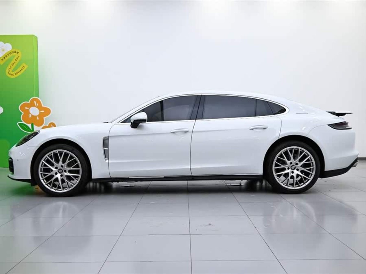 保時(shí)捷 Panamera  2023款 Panamera 4 行政加長(zhǎng)版 2.9T圖片