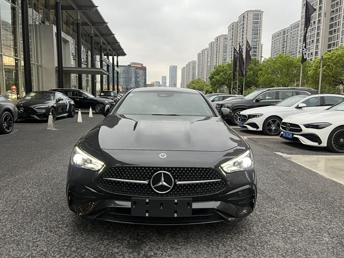 2024年6月奔馳 奔馳CLE  2024款 CLE 300 4MATIC 豪華型轎跑車