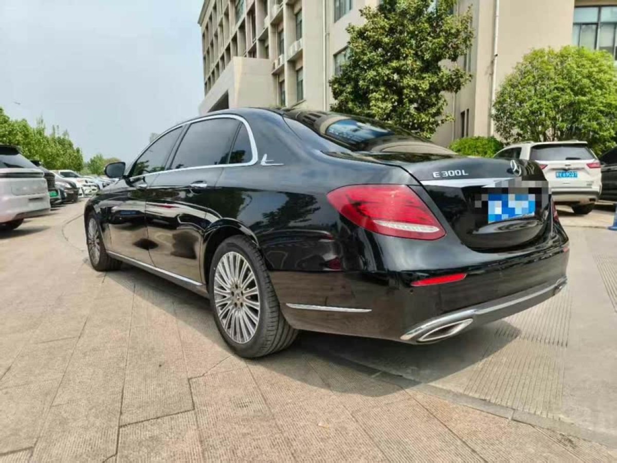 奔馳 奔馳E級  2020款 改款 E 300 L 殊享版圖片