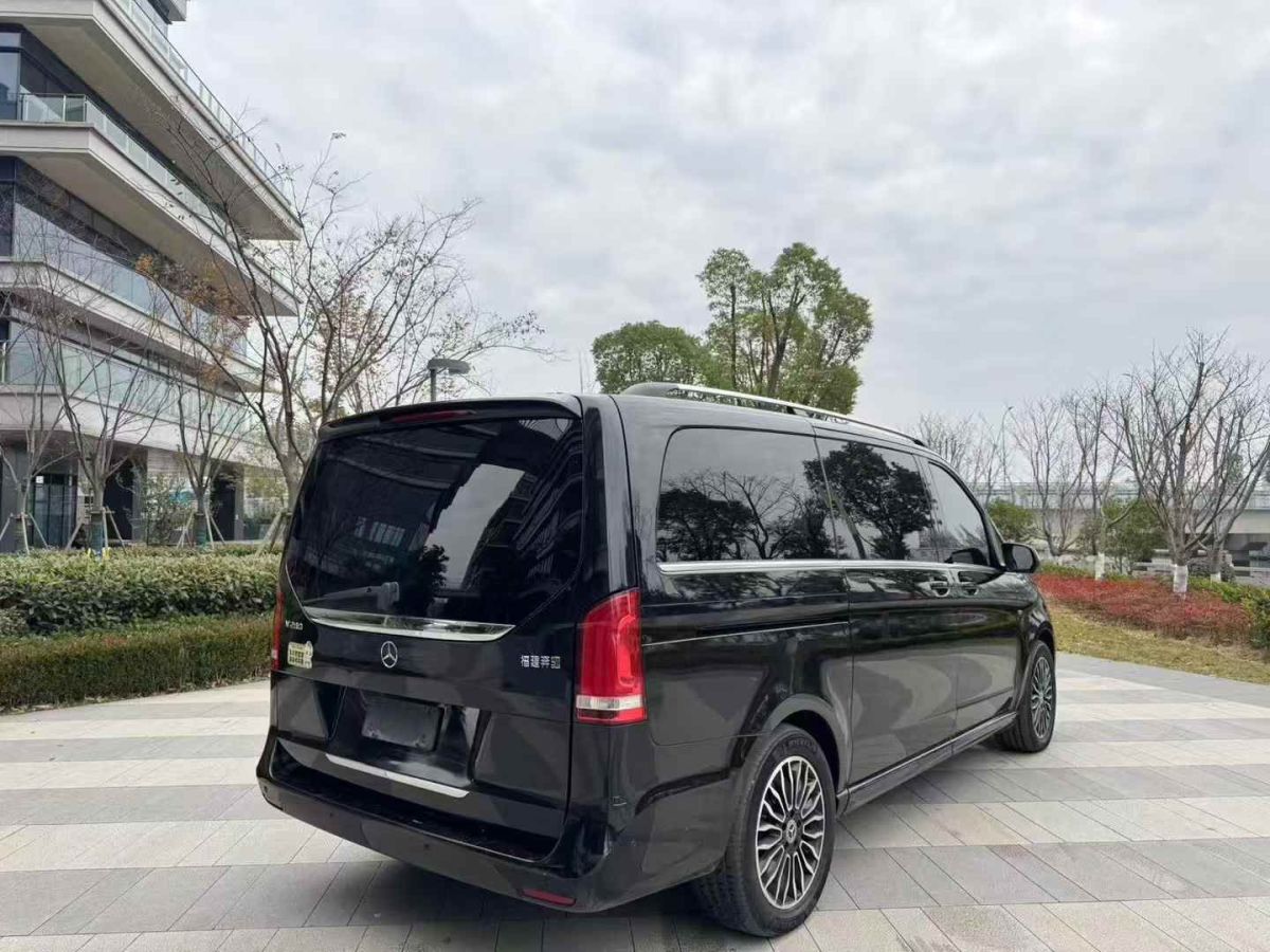 奔馳 奔馳A級  2019款  A 220 L 4MATIC 運動轎車圖片