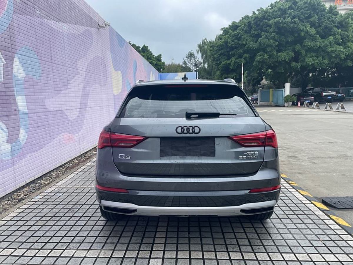 奧迪 奧迪Q3  2020款 35 TFSI 時(shí)尚動(dòng)感型圖片