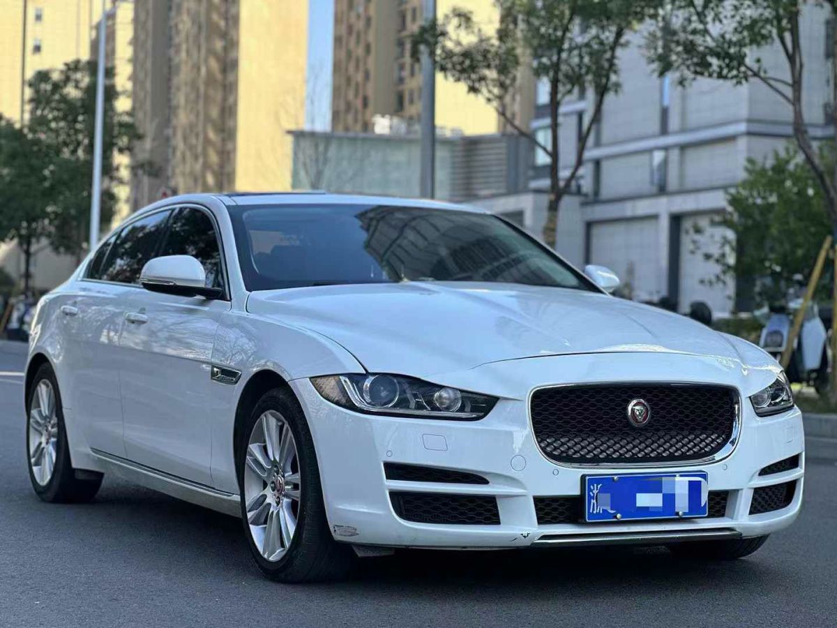 捷豹 XE  2018款 2.0T 300PS 四驅(qū)R-Sport運動版圖片