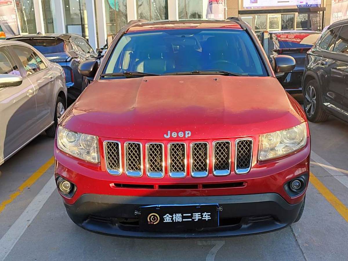 Jeep 指南者  2012款 2.4L 四驅(qū)豪華版圖片