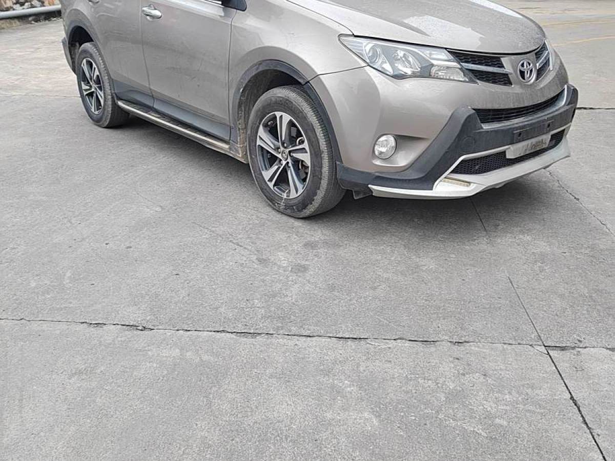 豐田 RAV4榮放  2015款 2.0L CVT四驅(qū)新銳版圖片