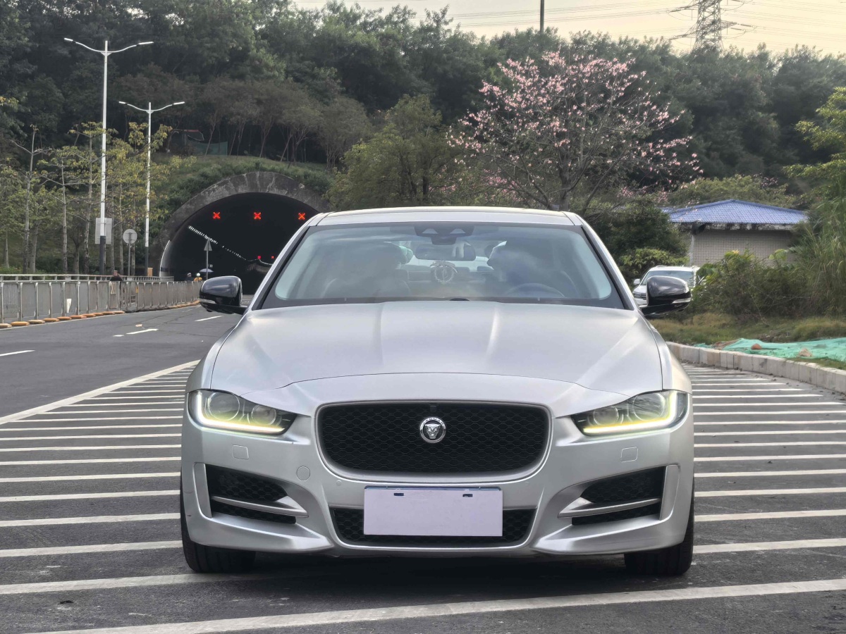 捷豹 XE  2018款 2.0T 200PS 兩驅R-Sport運動版圖片