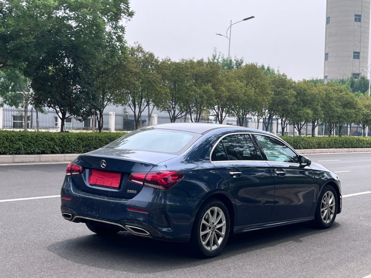 奔馳 奔馳A級  2019款  改款 A 200 L 運(yùn)動轎車圖片