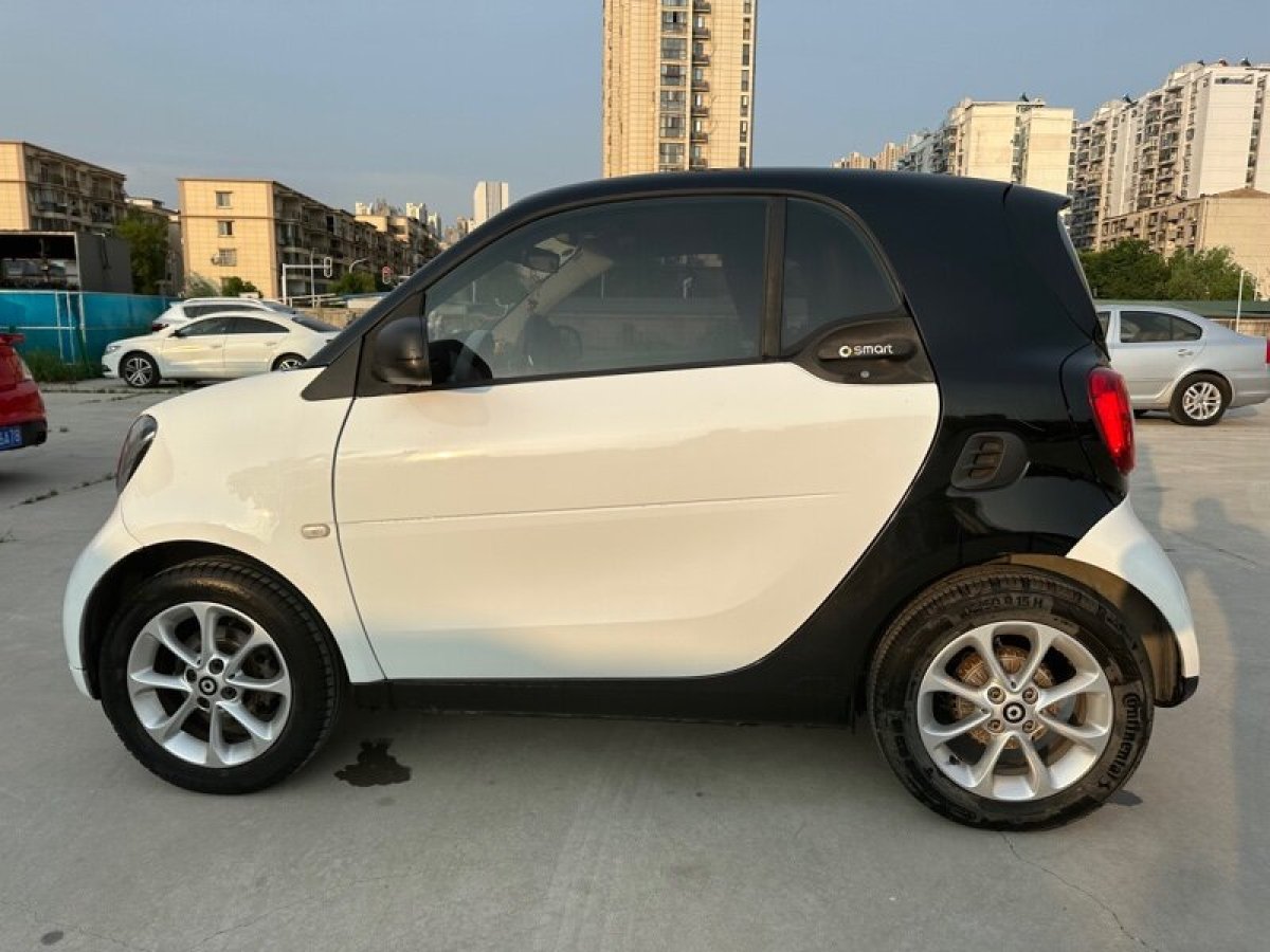 smart fortwo  2015款 1.0 MHD 新年特別版圖片