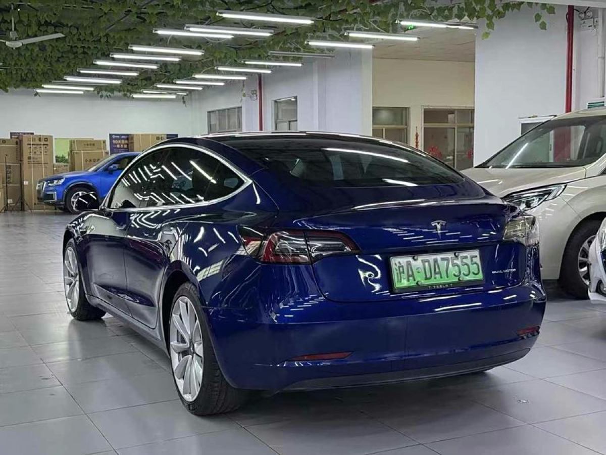 特斯拉 Model 3  2020款 改款 標(biāo)準(zhǔn)續(xù)航后驅(qū)升級版圖片