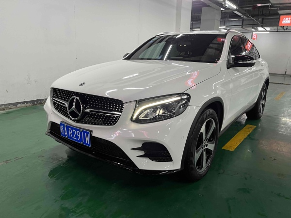 奔驰 奔驰GLC  2023款 GLC 300 4MATIC 轿跑SUV