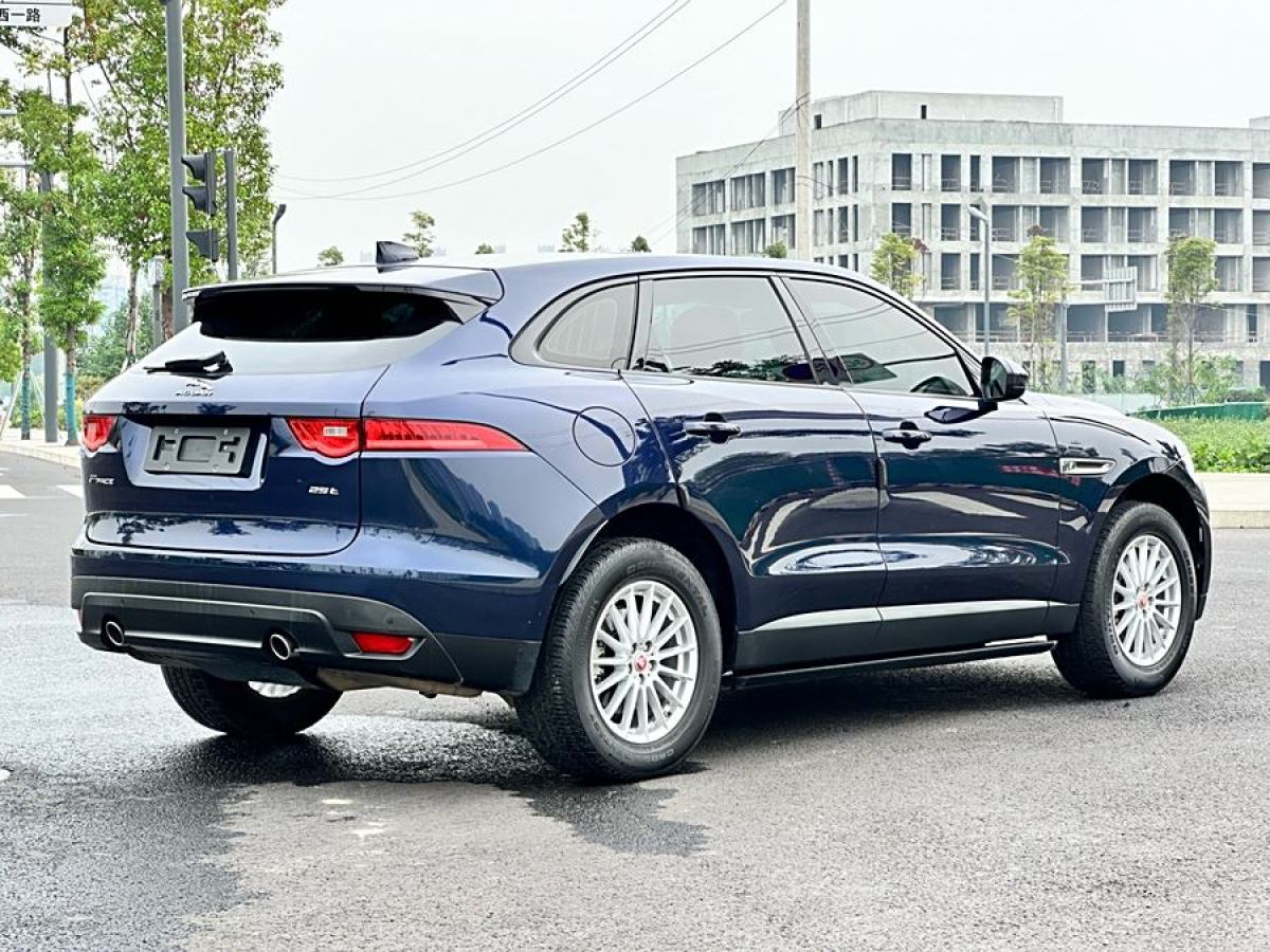 2017年1月捷豹 F-PACE  2016款 2.0T 兩驅都市尊享版