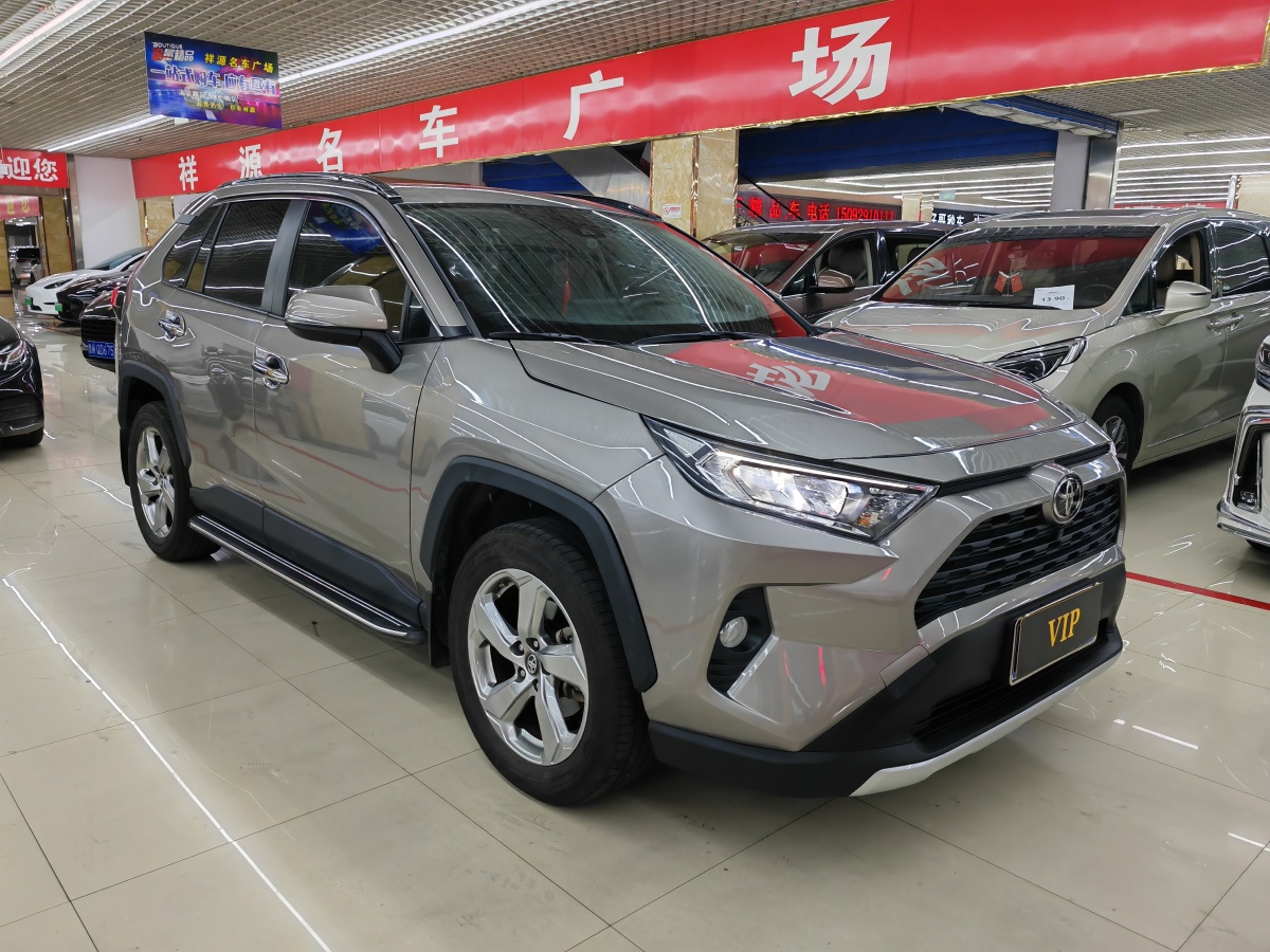 2023年3月豐田 RAV4  2018款 榮放 2.0L CVT兩驅(qū)風(fēng)尚版