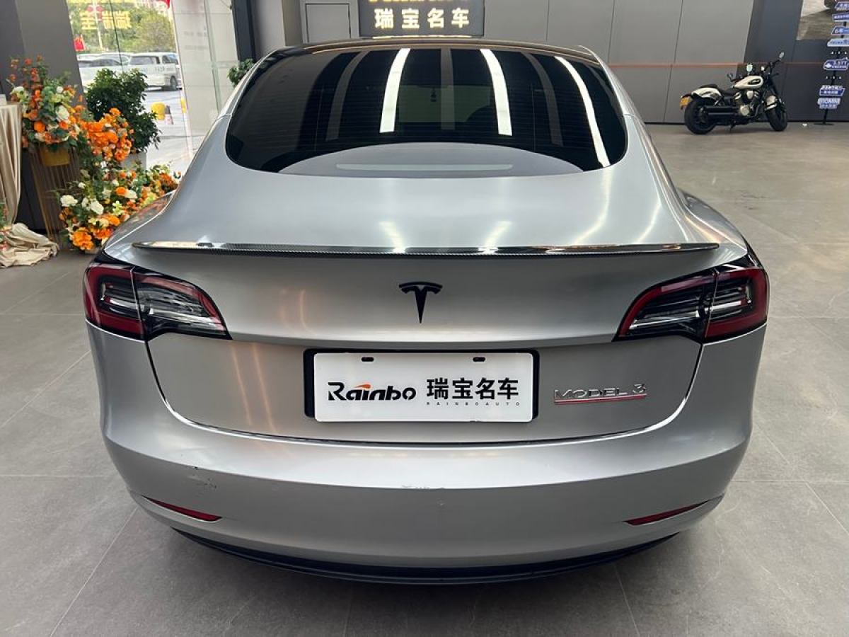 2021年12月特斯拉 Model Y  2021款 改款 標(biāo)準(zhǔn)續(xù)航后驅(qū)升級(jí)版