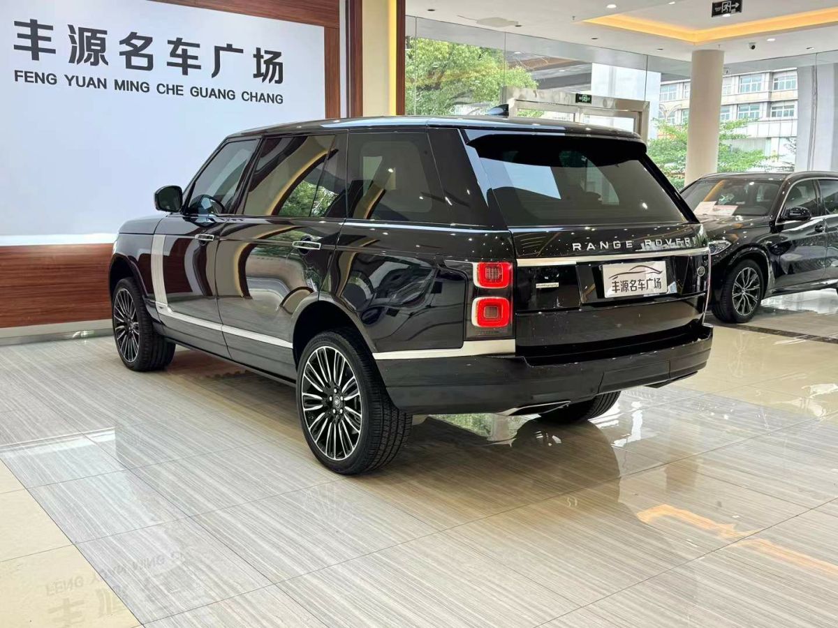 路虎 攬勝  2022款 3.0 L6 360PS 傳世版圖片
