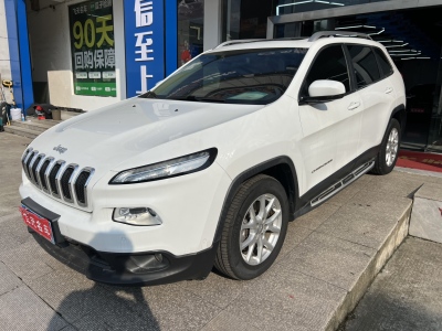 Jeep 自由光  2016款 2.0L 優(yōu)越版圖片