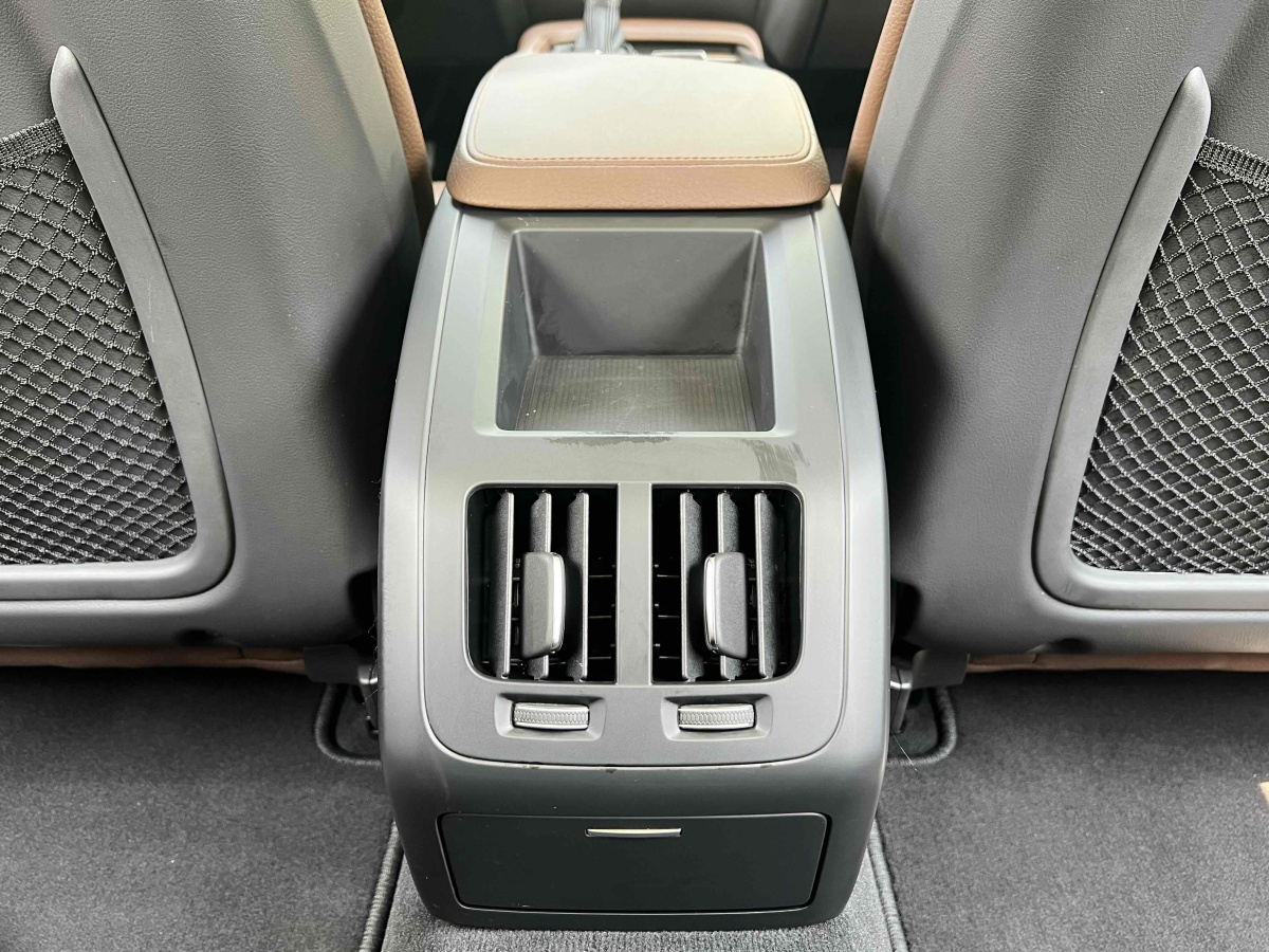 2019年10月沃爾沃 S90  2020款 改款 T5 智逸豪華版