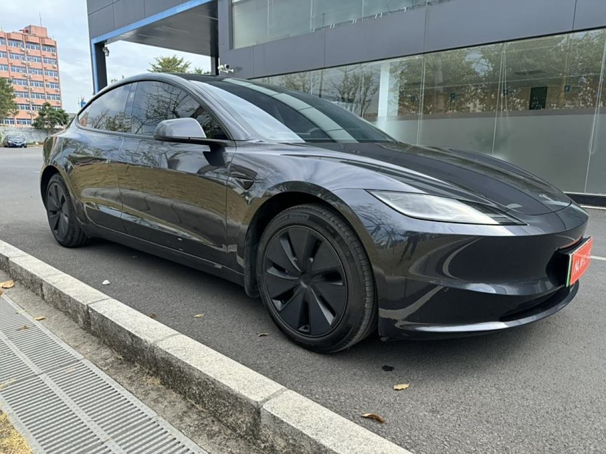 特斯拉 Model 3  2023款 后輪驅(qū)動版圖片