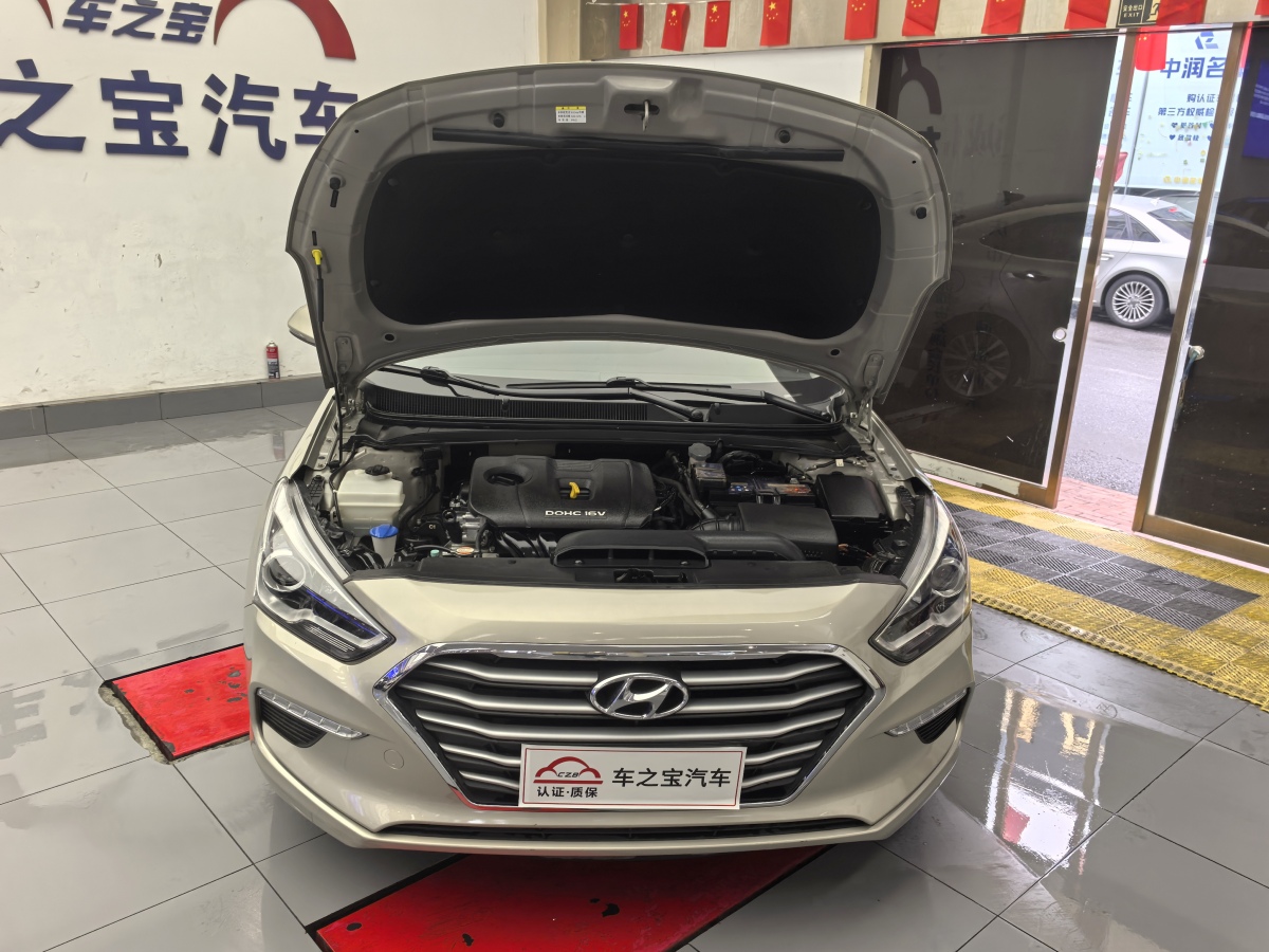 2017年11月現(xiàn)代 名圖  2017款 1.8L 自動尊貴型DLX