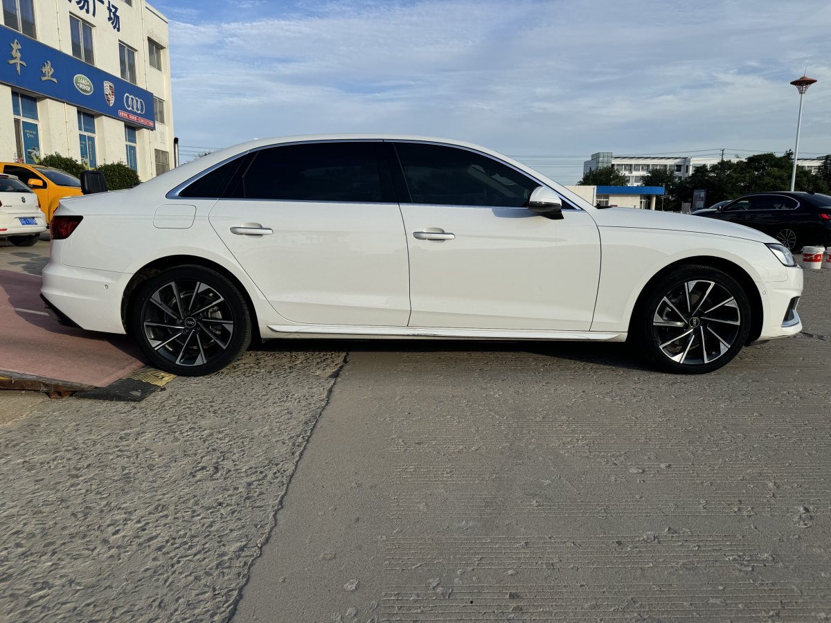 奧迪 奧迪A4L  2022款 40 TFSI 豪華動感型圖片