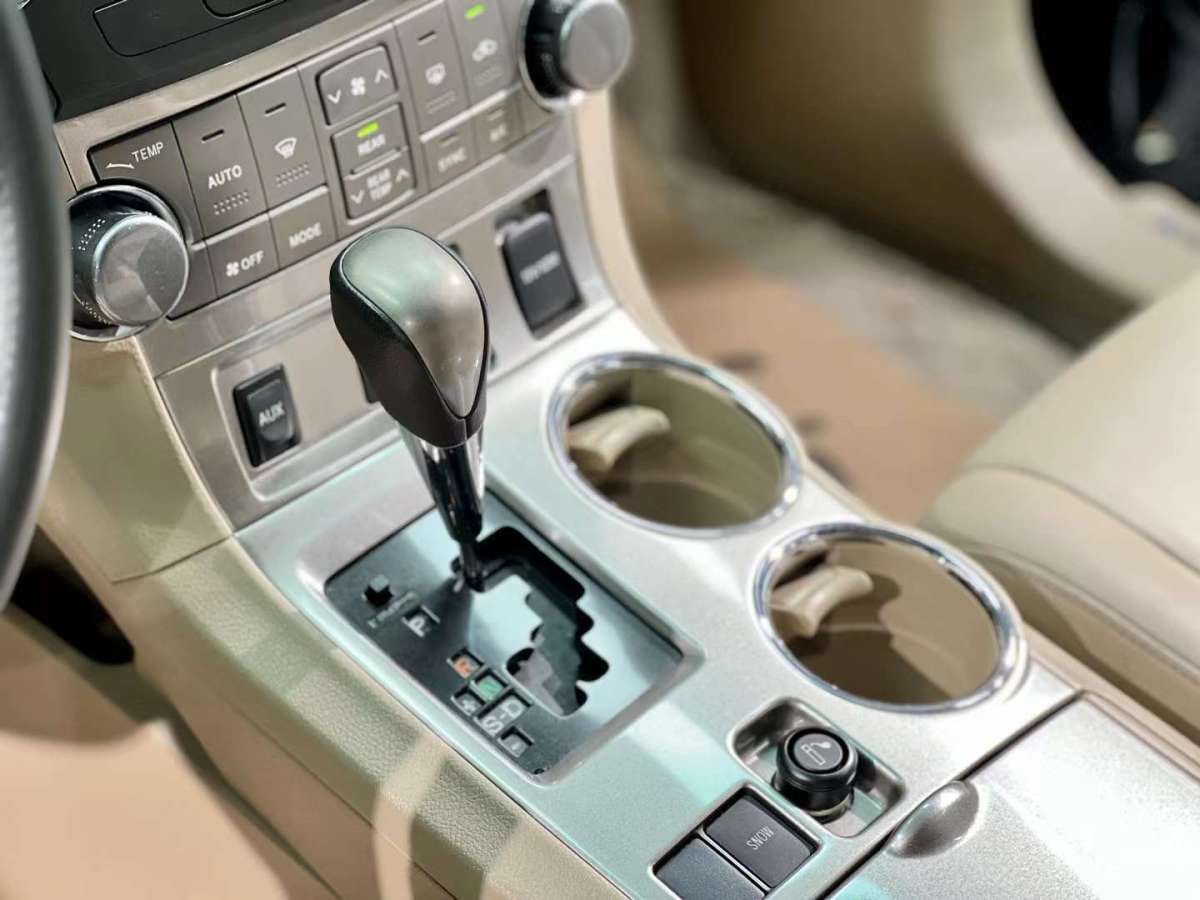 丰田 汉兰达  2012款 2.7L 两驱7座豪华版图片
