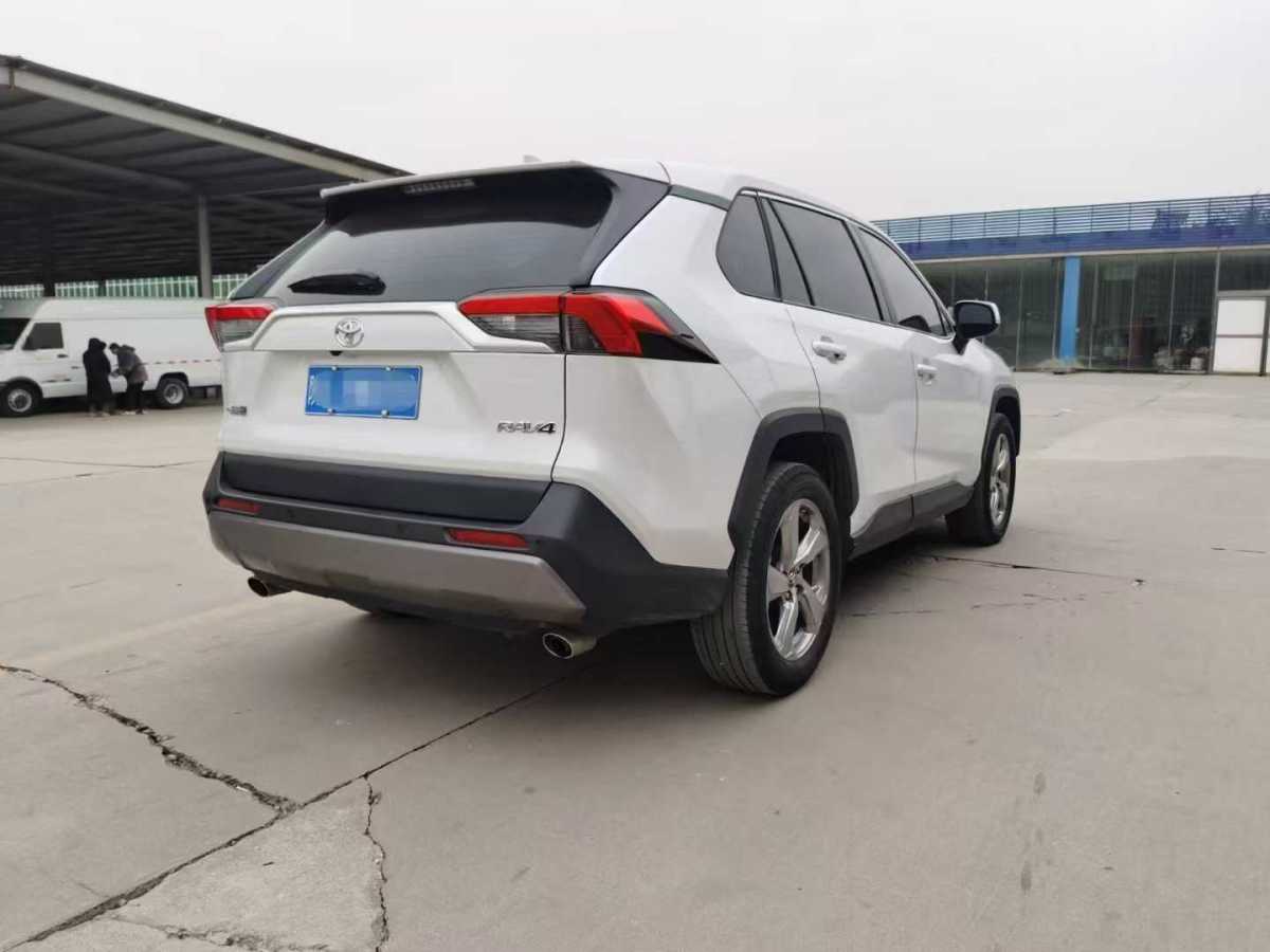 豐田 RAV4  2018款 榮放 2.0L CVT兩驅(qū)風(fēng)尚版圖片