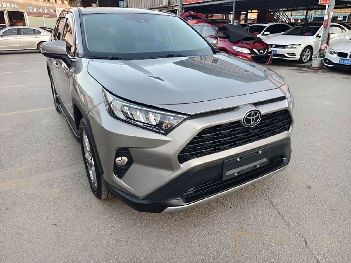 豐田 RAV4榮放  2022款 2.0L CVT兩驅(qū)風(fēng)尚Plus版圖片