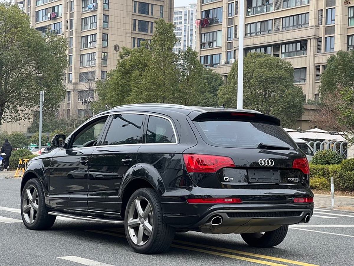 奧迪 奧迪Q7  2014款 35 TFSI 運(yùn)動(dòng)型圖片