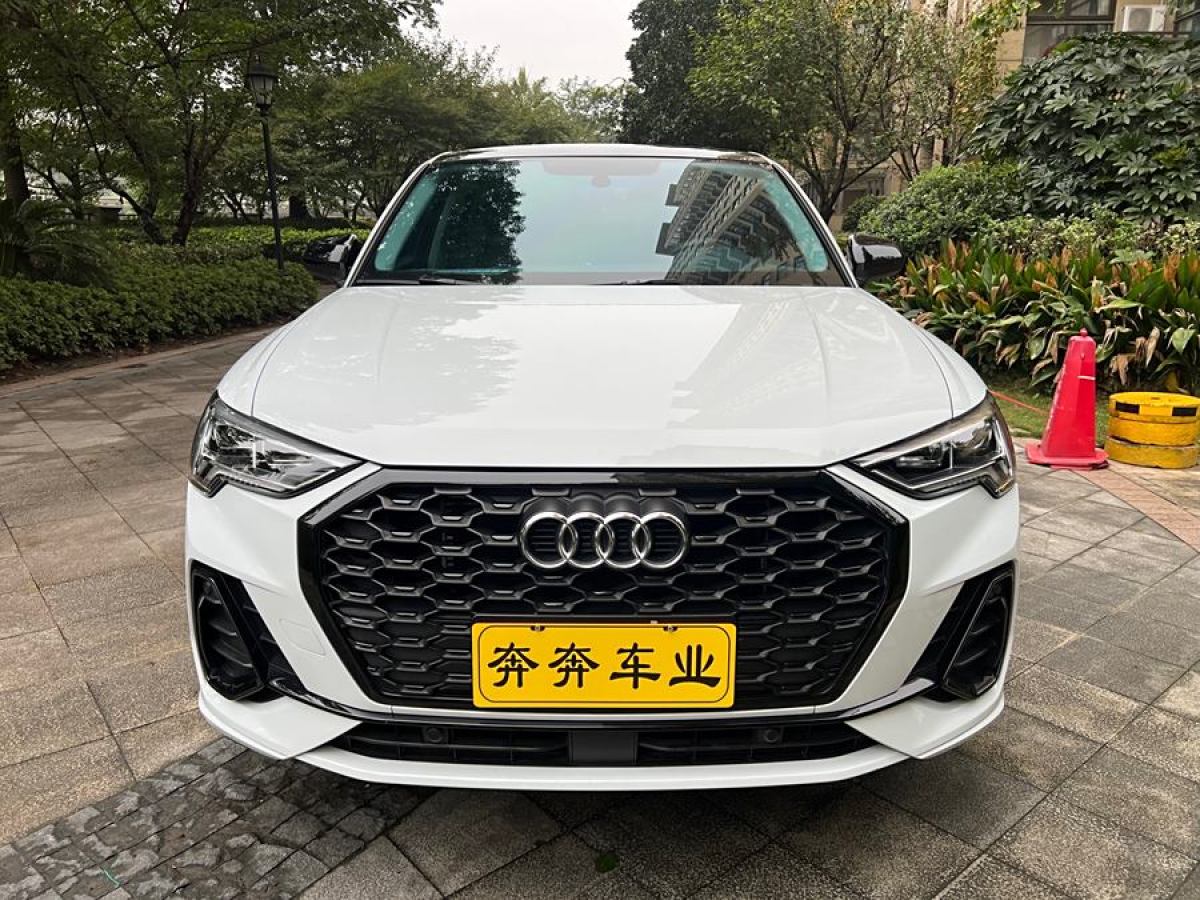 2023年5月奧迪 奧迪Q3  2022款 40 TFSI RS套件燃速型