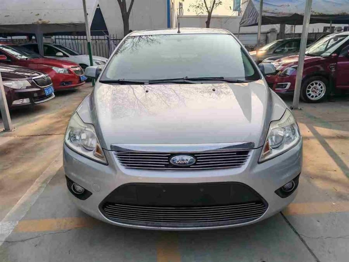 福特 ?？怂? 2011款 三廂 1.8L 手動舒適型圖片
