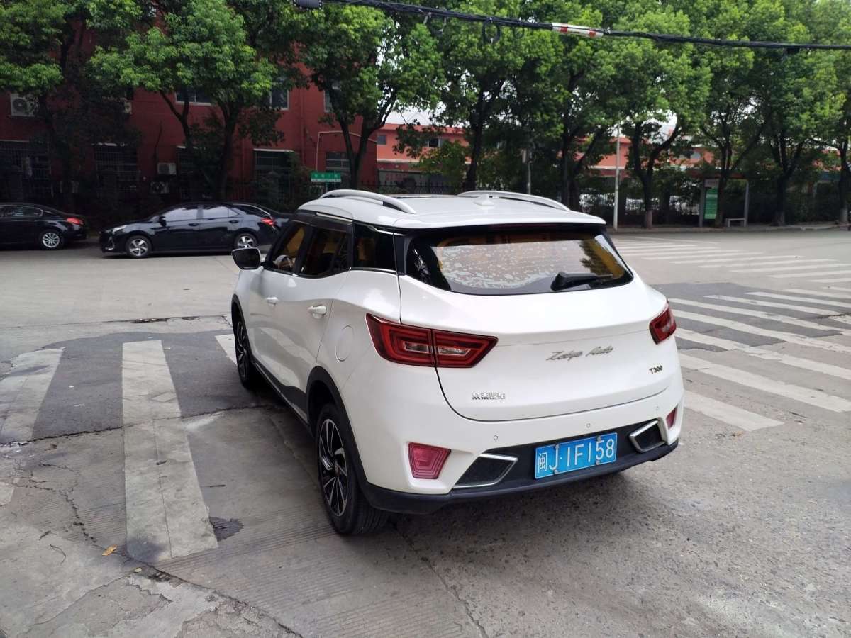 众泰 T300  2017款 1.5T 手动豪华型图片