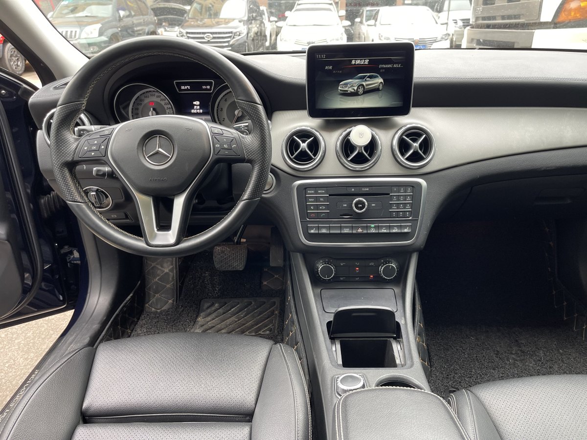 奔驰 奔驰GLA  2016款 GLA 220 4MATIC 豪华型图片