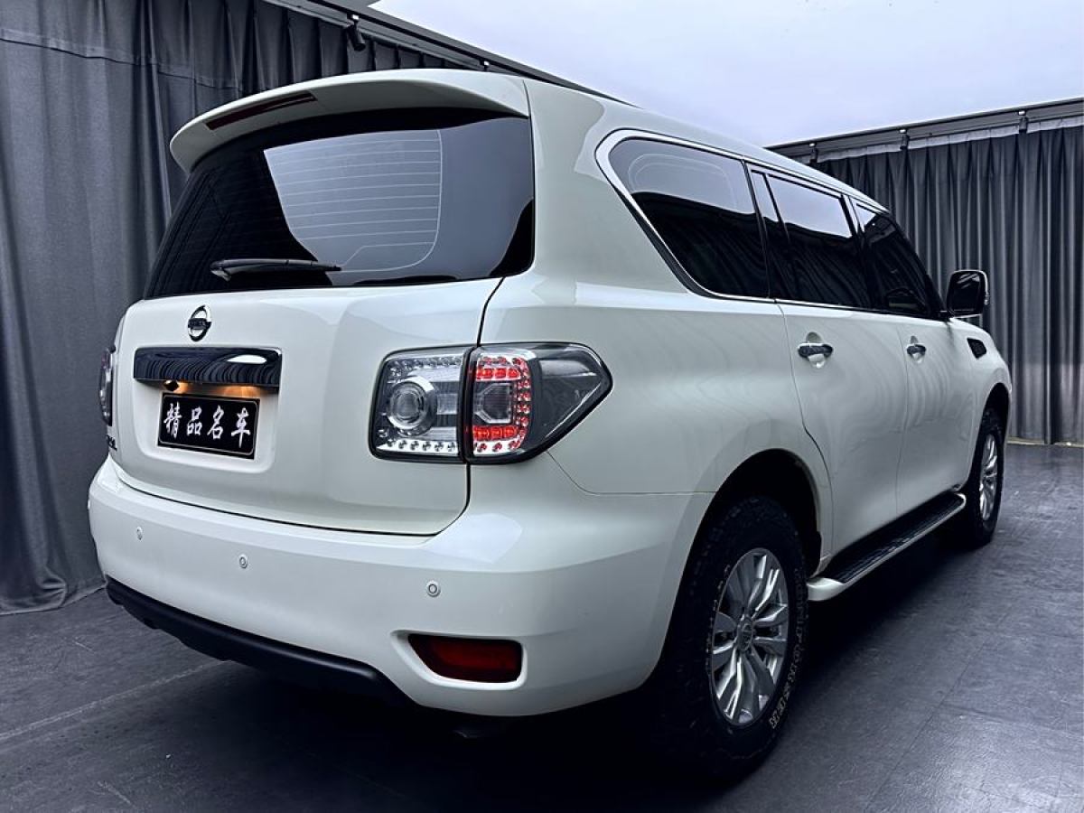 日產(chǎn) 途樂(lè)  2018款 4.0L 領(lǐng)英型圖片