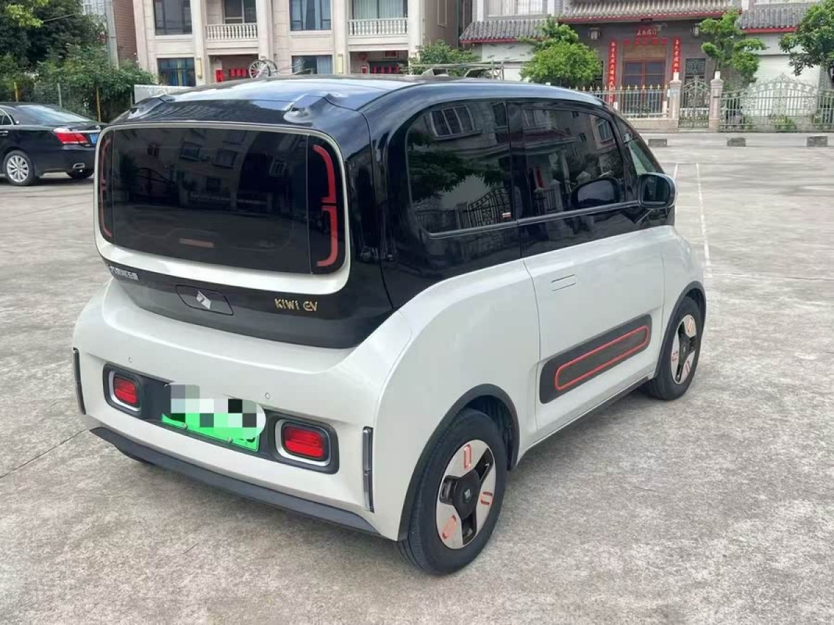 寶駿 寶駿KiWi EV  2022款 設(shè)計師輕享版 三元鋰圖片